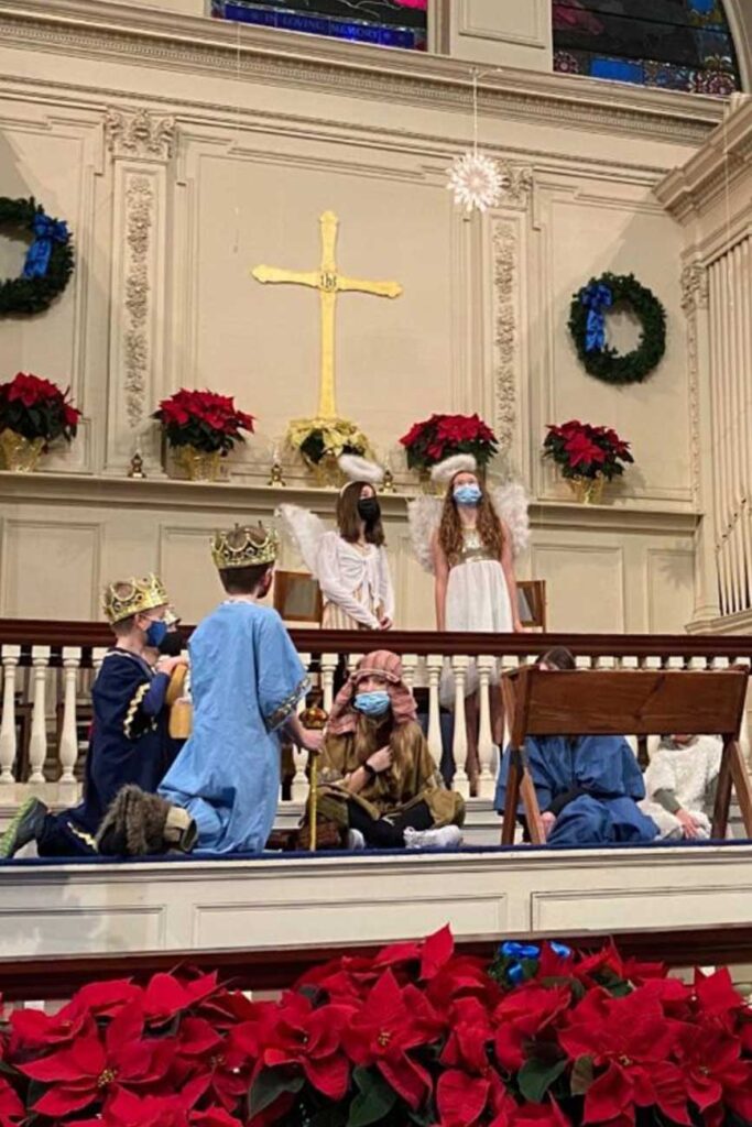 sunday school students in christmas pageant